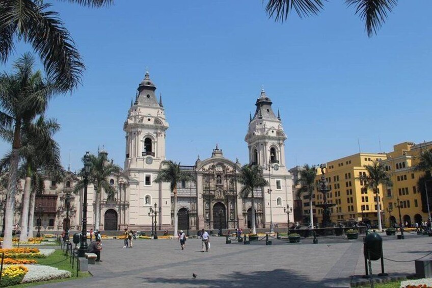 Private city tour Lima + Catacombs Museum (04 hours)