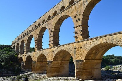 Avignon, St Rémy, Les Baux de Provence & Pont du Gard