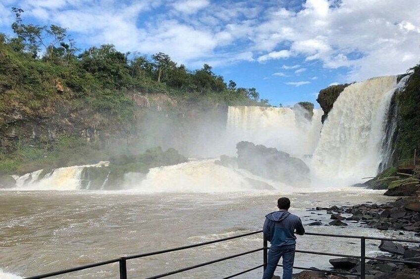 Visit Monday Falls in Paraguay (from Iguazu)