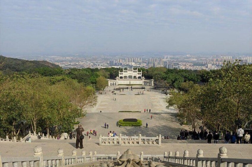 Private Day Tour to Mt Xiqiao from Guangzhou
