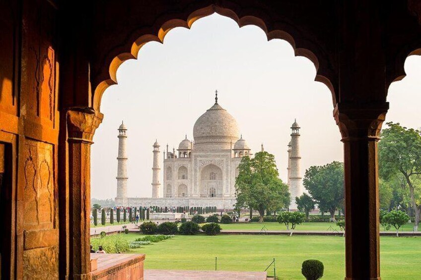 Taj Mahal Sunrise at sunrise 