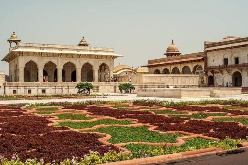 A view inside the Agra fort