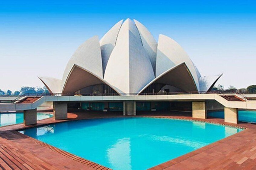 Visit famous bahai;s lotus Temple in Delhi