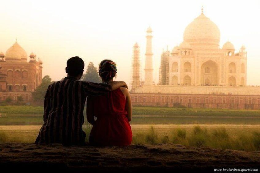 Discover india's Famous 6 Days Golden Triangle tour with Taj mahal