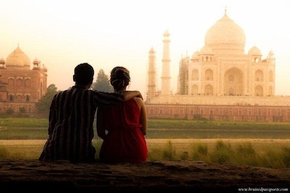 Discover india's Famous 6 Days Golden Triangle tour with Taj mahal