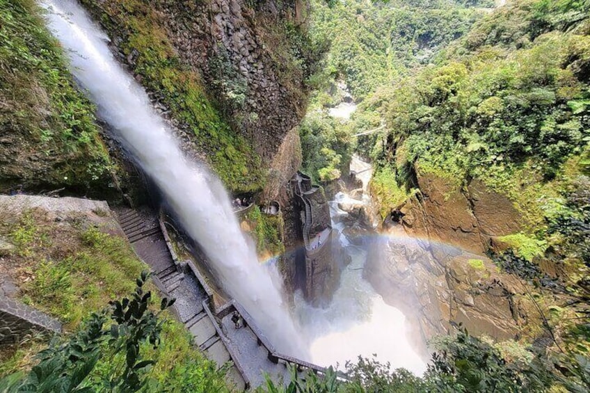 Pailon del Diablo waterfall