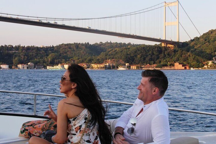 Istanbul Bosphorus Sunset Cruise on Luxury Yacht 