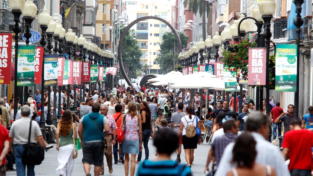 Crowded pedestrian street in Las Palmas de Gran Canaria