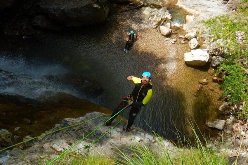 25m abseil at the lower Ecouges canyon