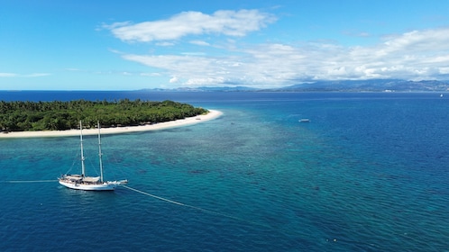 Captain Cook Cruises Fiji - Combinatie van een cruise van een hele dag en e...