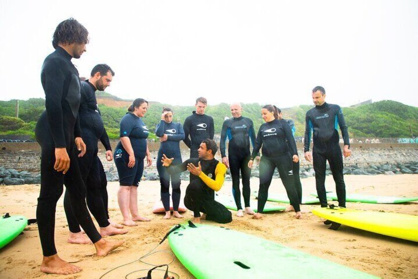 Surf lessons beginners in the Basque Country