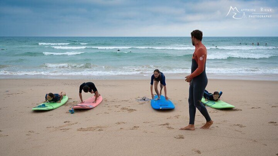 Surf lessons beginners in the Basque Country