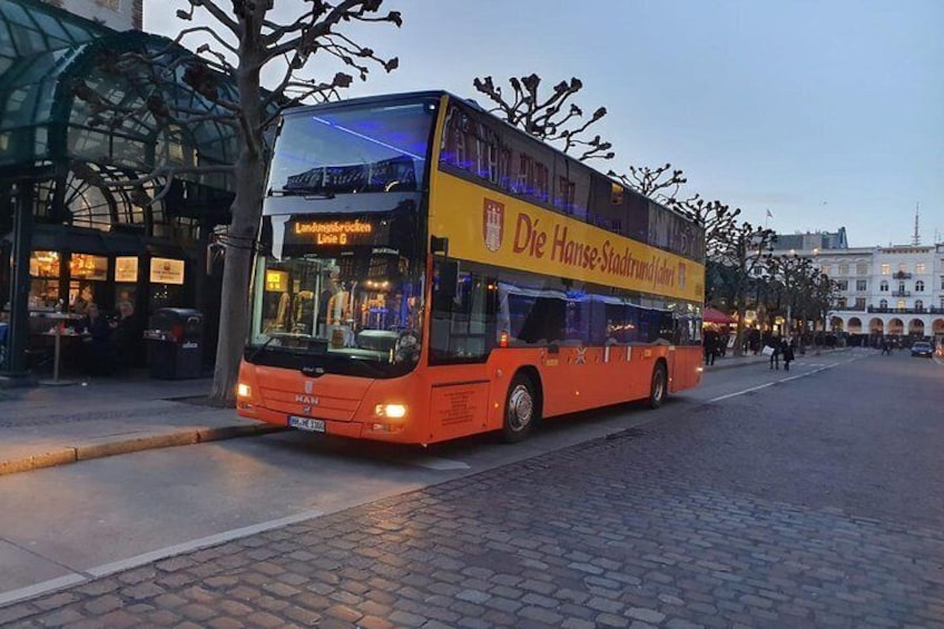 City tour of Hamburg in a double-decker bus Hopp on / Hopp off day ticket