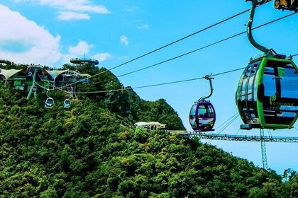 Langkawi Skycab + Skybridge + Eagle Square Private Tour