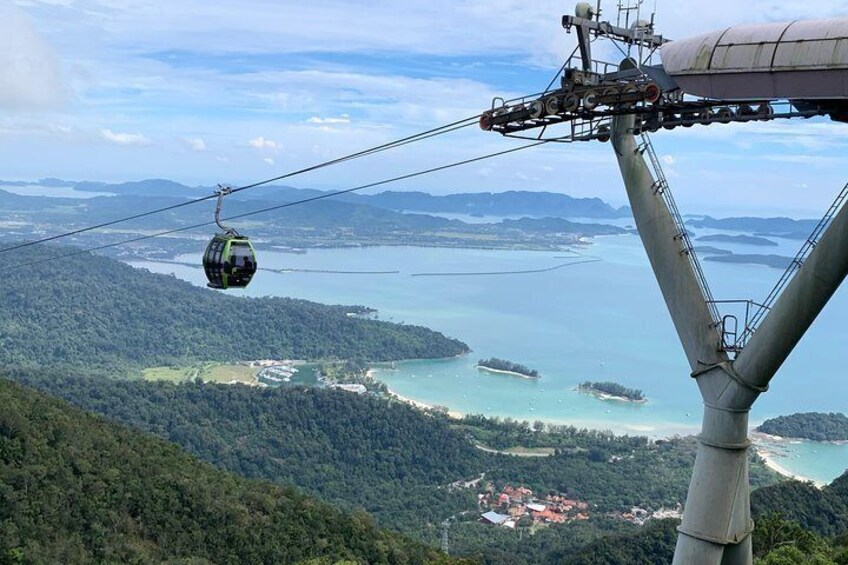 Langkawi Skycab + Skybridge + Eagle Square Private Tour