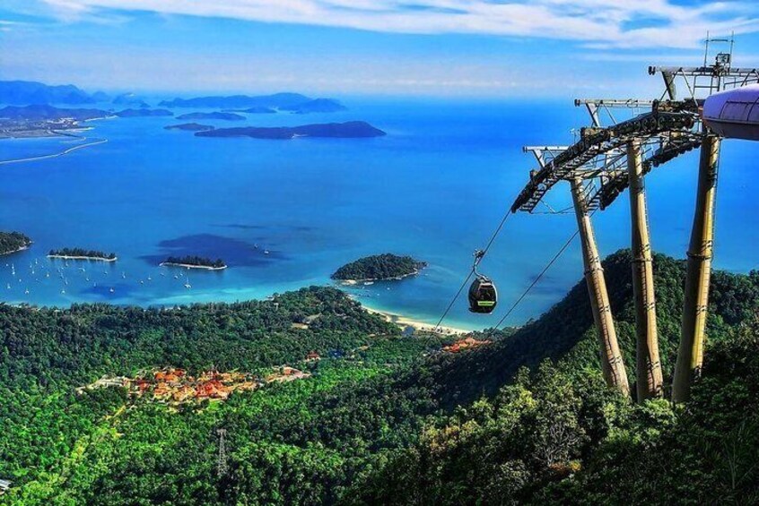 Langkawi Skycab + Skybridge + Eagle Square Private Tour