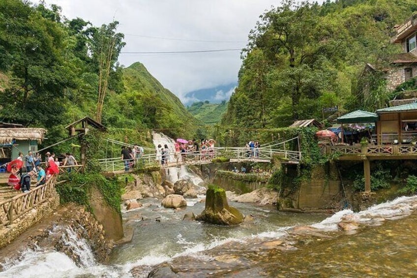 Hanoi to Sapa 2 Days Tour by Express Bus and Hotel Overnight