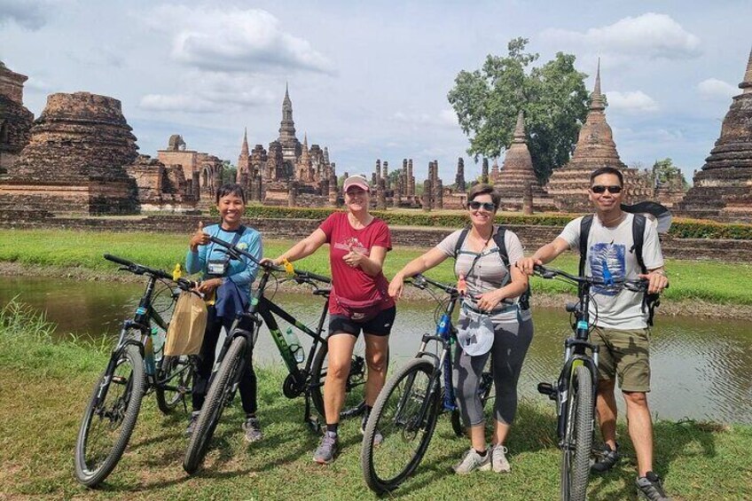 Full Day Sukhothai Historical Park Tour