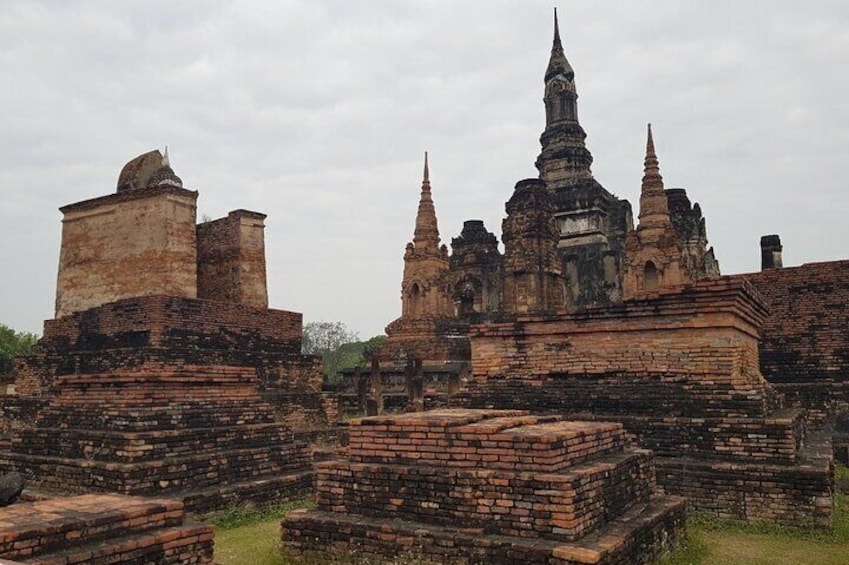 Full Day Sukhothai Historical Park Tour