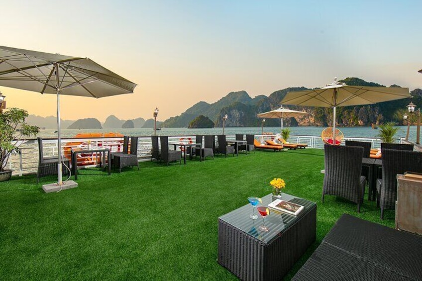 Halong Fantasea Cruises - 3 Days 2 Nights Tour From Hanoi