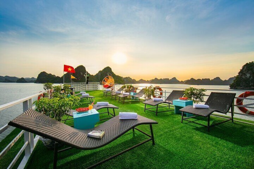 Halong Fantasea Cruises - 3 Days 2 Nights Tour From Hanoi