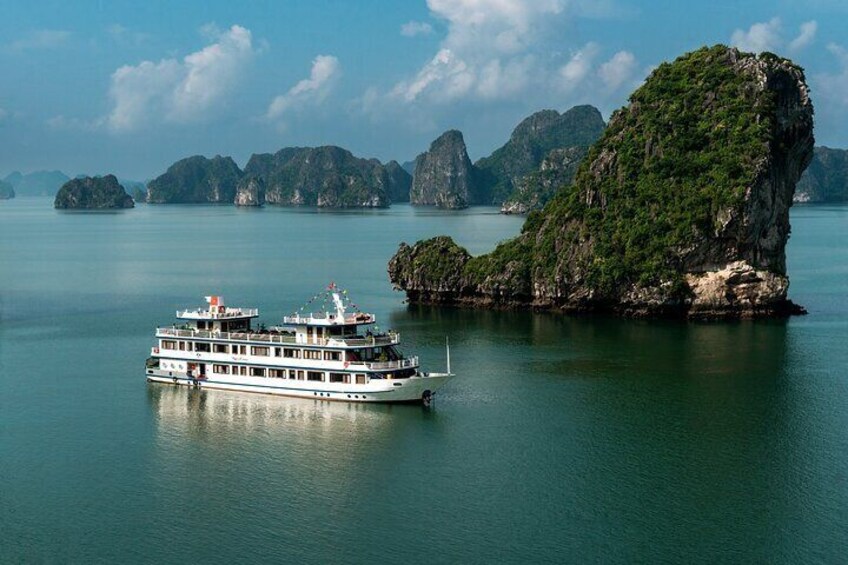 Swan Cruise Luxury Bai Tu Long Bay 2 Days 1 Night 