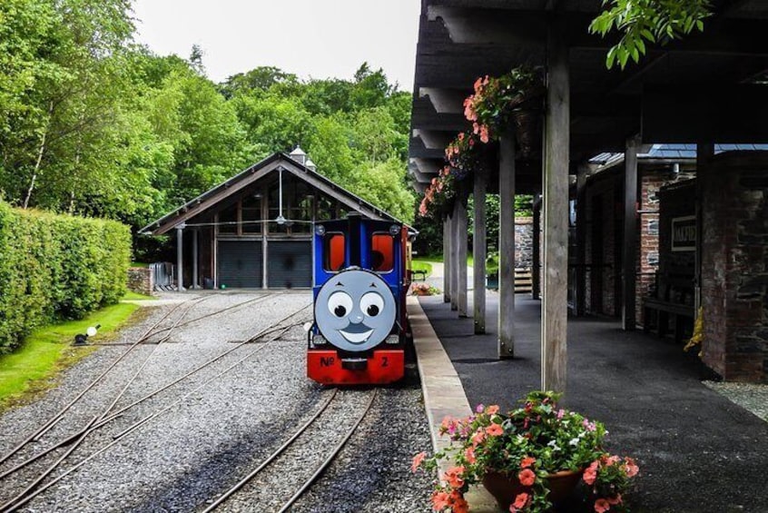 The Earl of Oakfield at the station