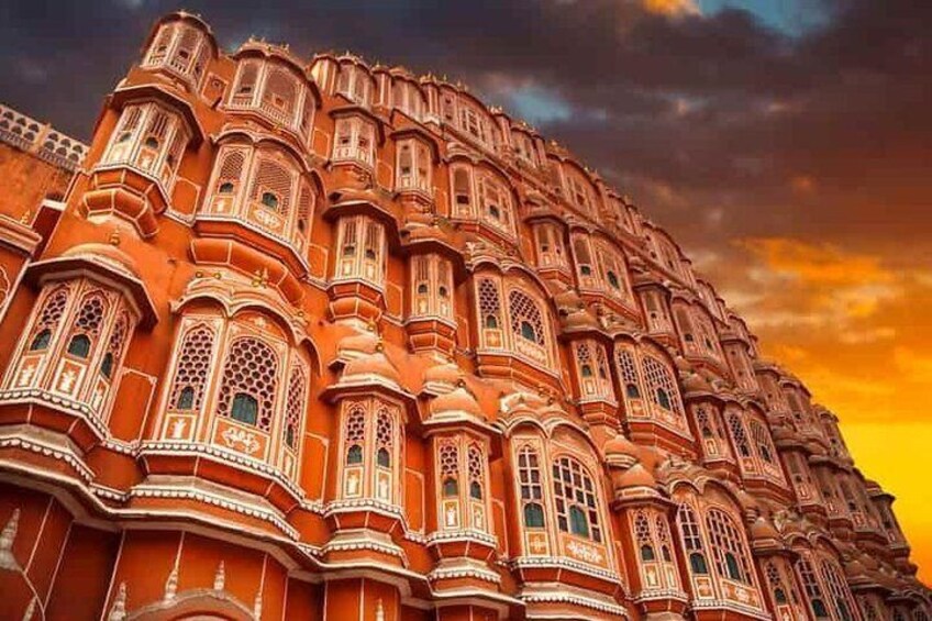 Exclusive Women Special : Guided Jaipur Tour With Entry & Lunch