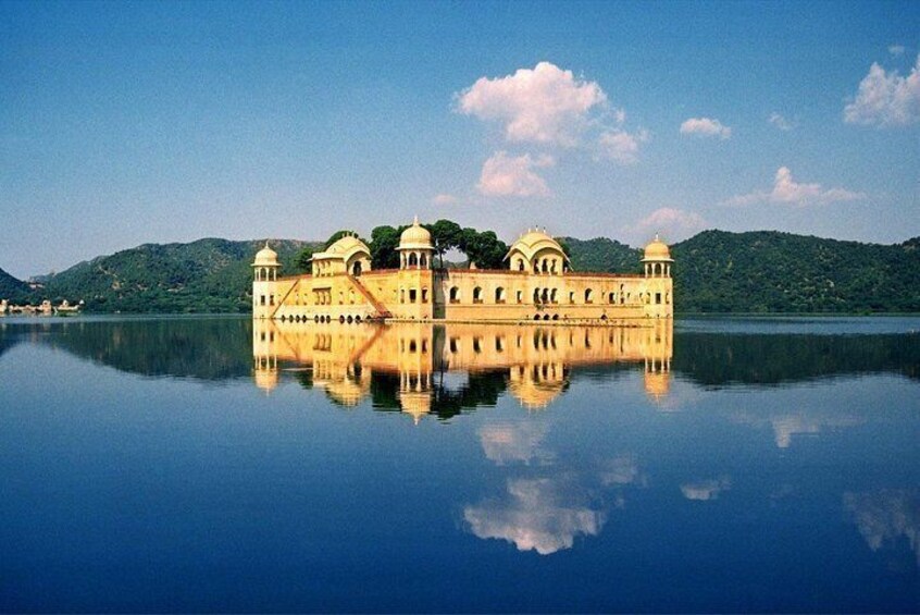 Exclusive Women Special : Guided Jaipur Tour With Entry & Lunch
