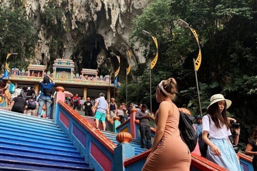 Explore Magnificent Batu Caves and Countryside Tour