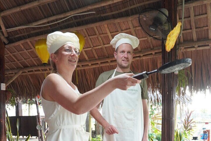 Full Experience Tour: Cooking Class & Basket Boat at Eco-Village