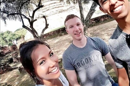 Wear Thai Costumeand Travel in Ayutthaya Tour