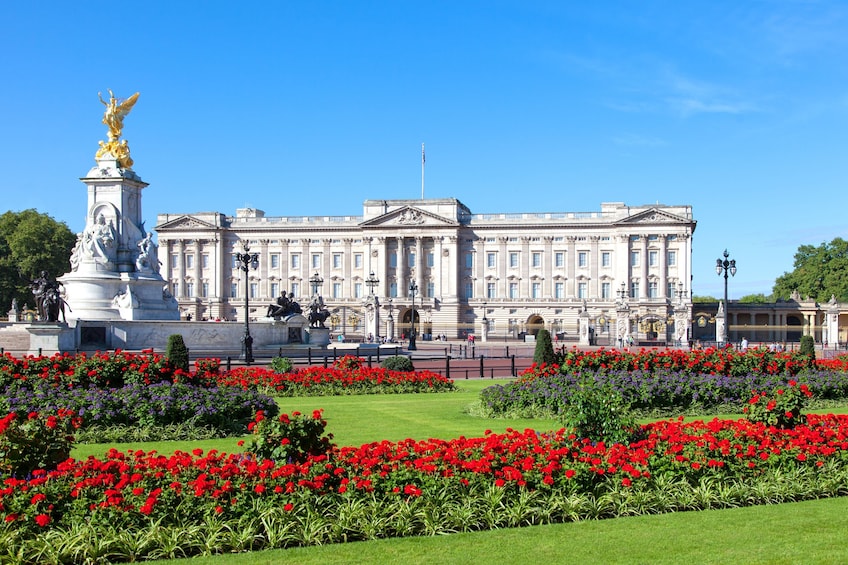 Buckingham Palace Ticket with Hop-On Hop-Off Bus Tour