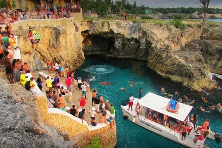2 Days: Horseback Riding/Swim & Blue Hole / Rafting & Rick's Cafe