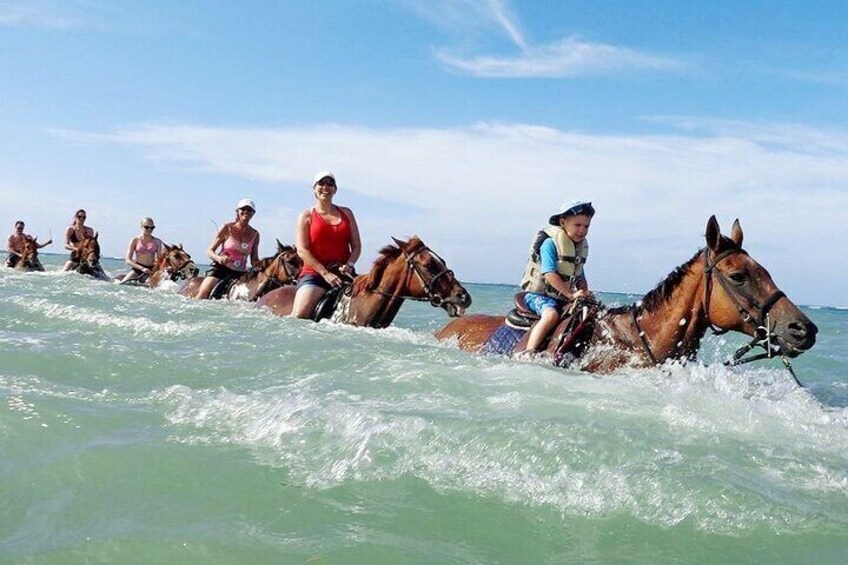 2 Days Tour: Horseback Riding/Swim /Blue Hole/Rafting/Rick's Cafe