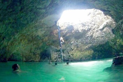 Blue Hole Mineral Spring and Rick's Cafe Sunset Private Tour
