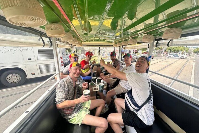 BeerBus Budapest - Sightseeing PRIVATE Partytour 