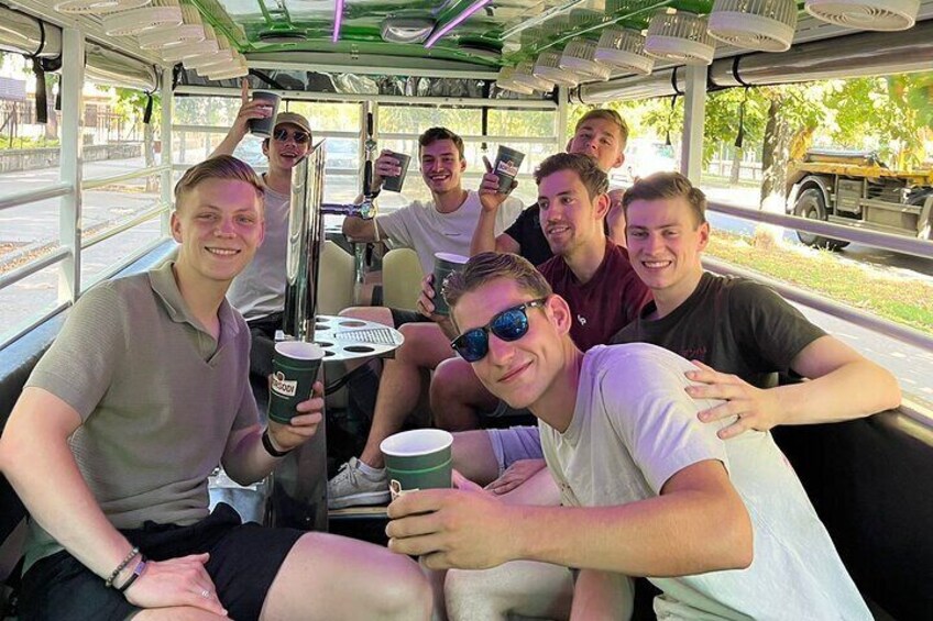 BeerBus Budapest - Sightseeing PRIVATE Partytour 