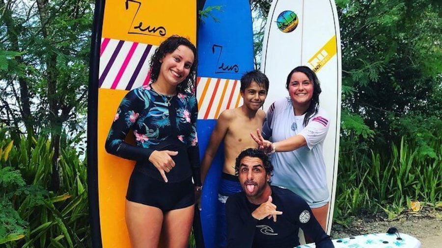 Come and learn to surf at the best surf spots in Guadeloupe.