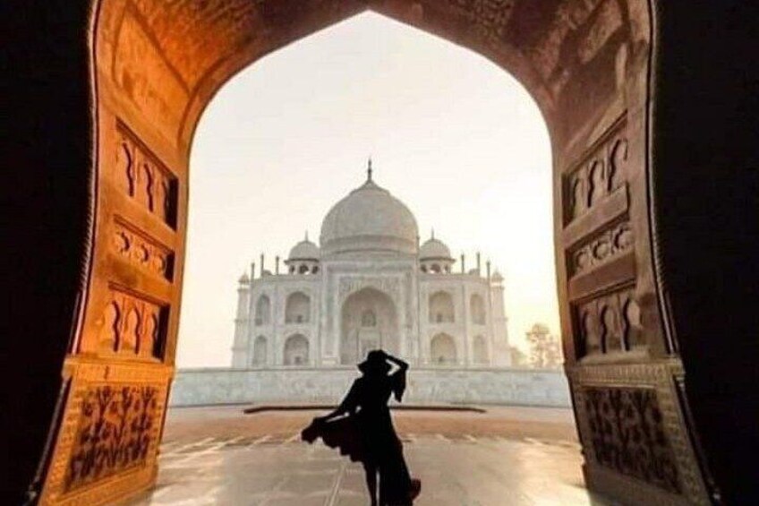 Taj Tour