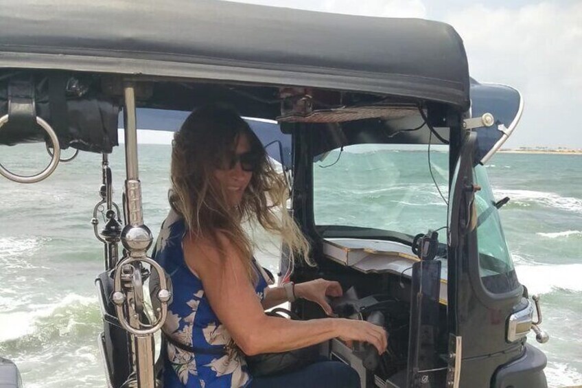  Tuk Tuk Private City Tour in Colombo -All-inclusive