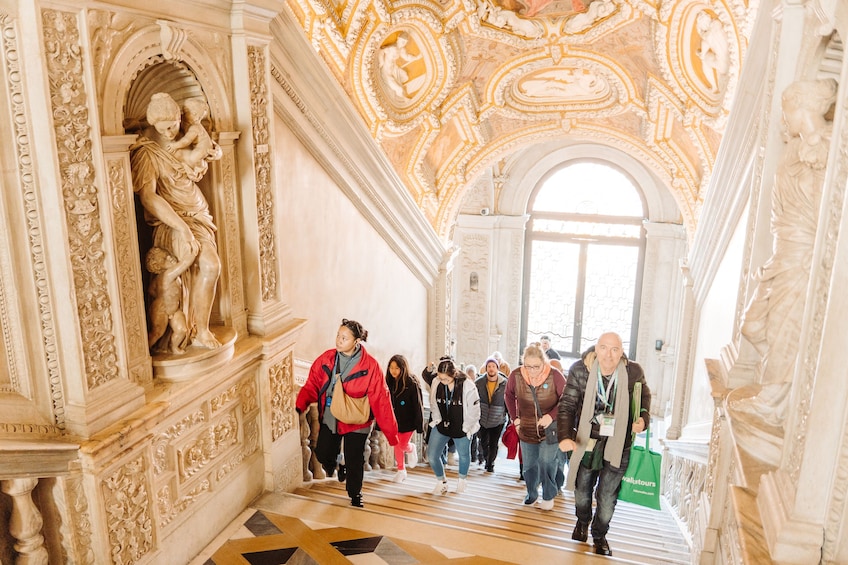 Venice in a Day with St. Mark's Basilica, Doge's Palace, & Gondola Ride