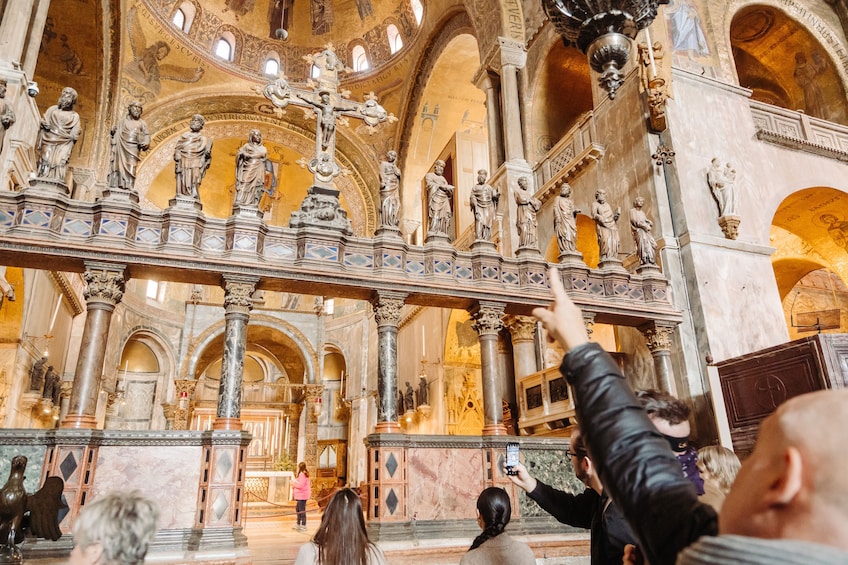 Venice in a Day with St. Mark's Basilica, Doge's Palace, & Gondola Ride
