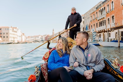 Venice in a Day: Gondola Ride, Doge's Palace & St Mark's Basilica (option)