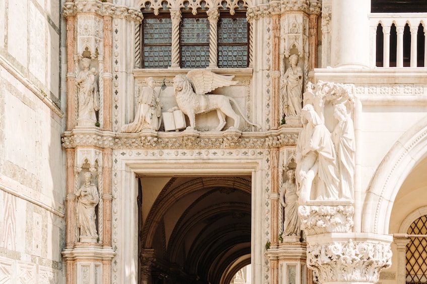 Venice in a Day with St. Mark's Basilica, Doge's Palace, & Gondola Ride