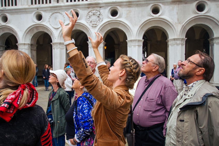 Venice Full-Day Tour: St. Mark's Basilica, Doge's Palace & Gondola Ride