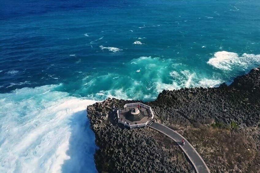 Bali Full-Day Uluwatu Sunset Tour, Kecak Dance, Seafood Dinner3