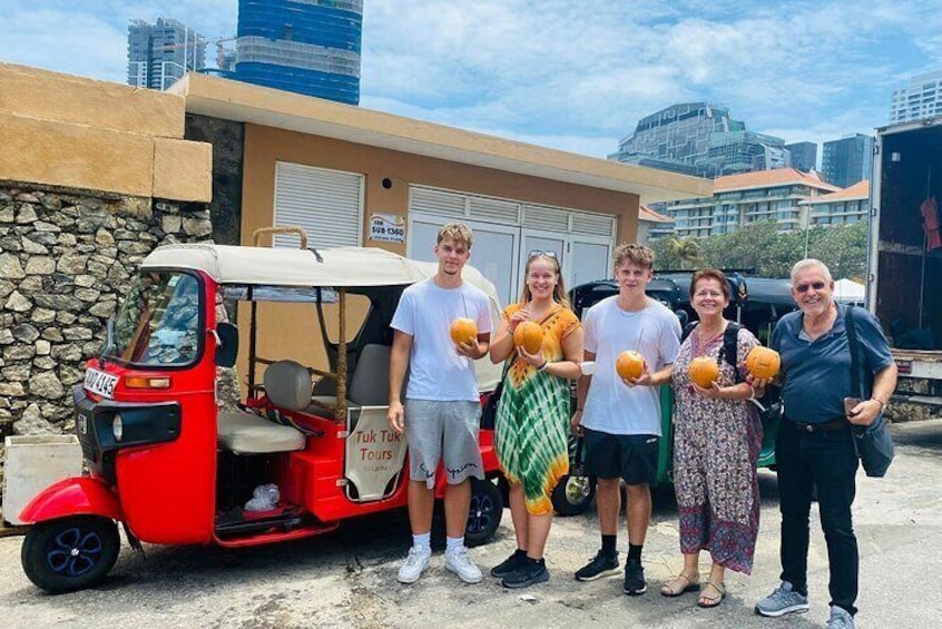 Street food tour Colombo city ( all - included )