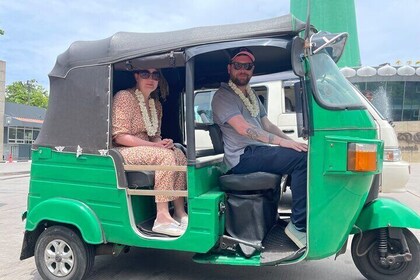 Recorrido privado en tuk-tuk por la ciudad de Colombo con todo incluido