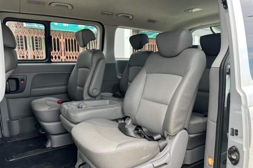 Starex H1-8seat interior
